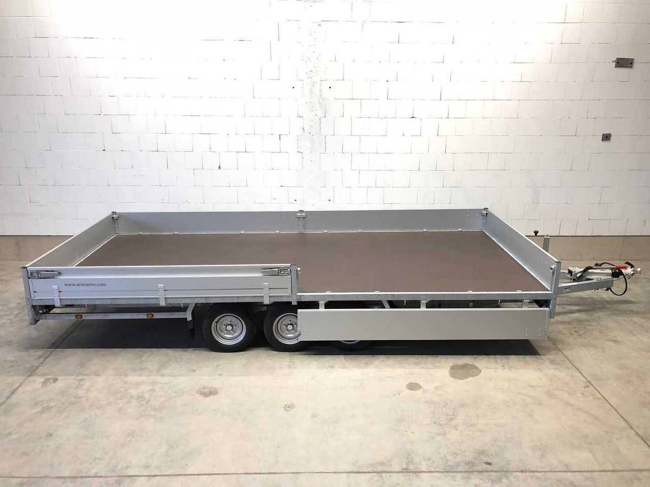HULCO Medax-3 3500 Hochlader - Autó utánfutó: 4 kép. HULCO Medax-3 3500 Hochlader - Autó utánfutó: 4 kép.
