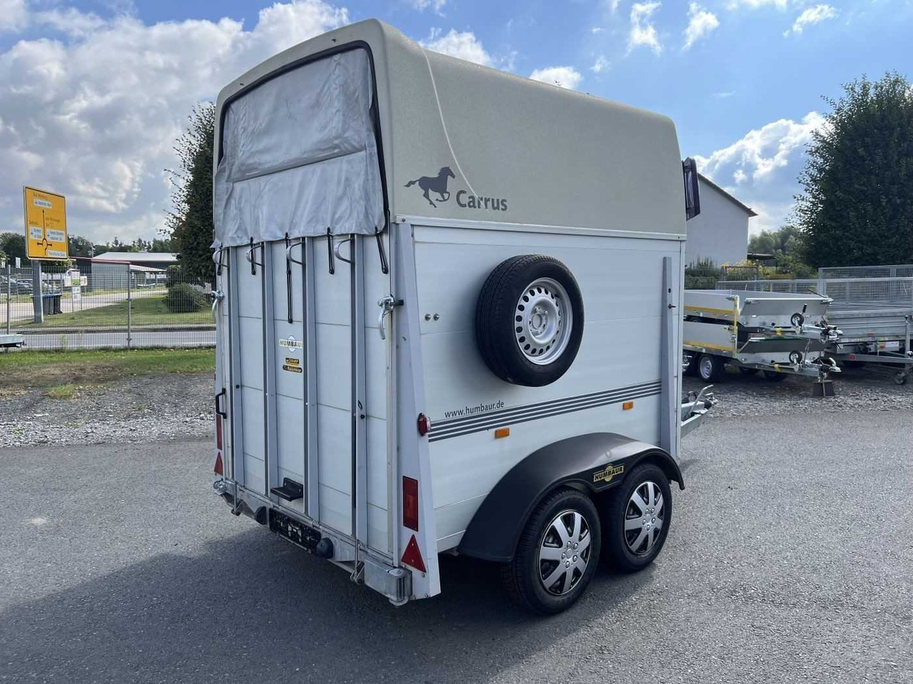 HUMBAUR HP 2000 Pferdeanhänger - Autó utánfutó: 3 kép. HUMBAUR HP 2000 Pferdeanhänger - Autó utánfutó: 3 kép.