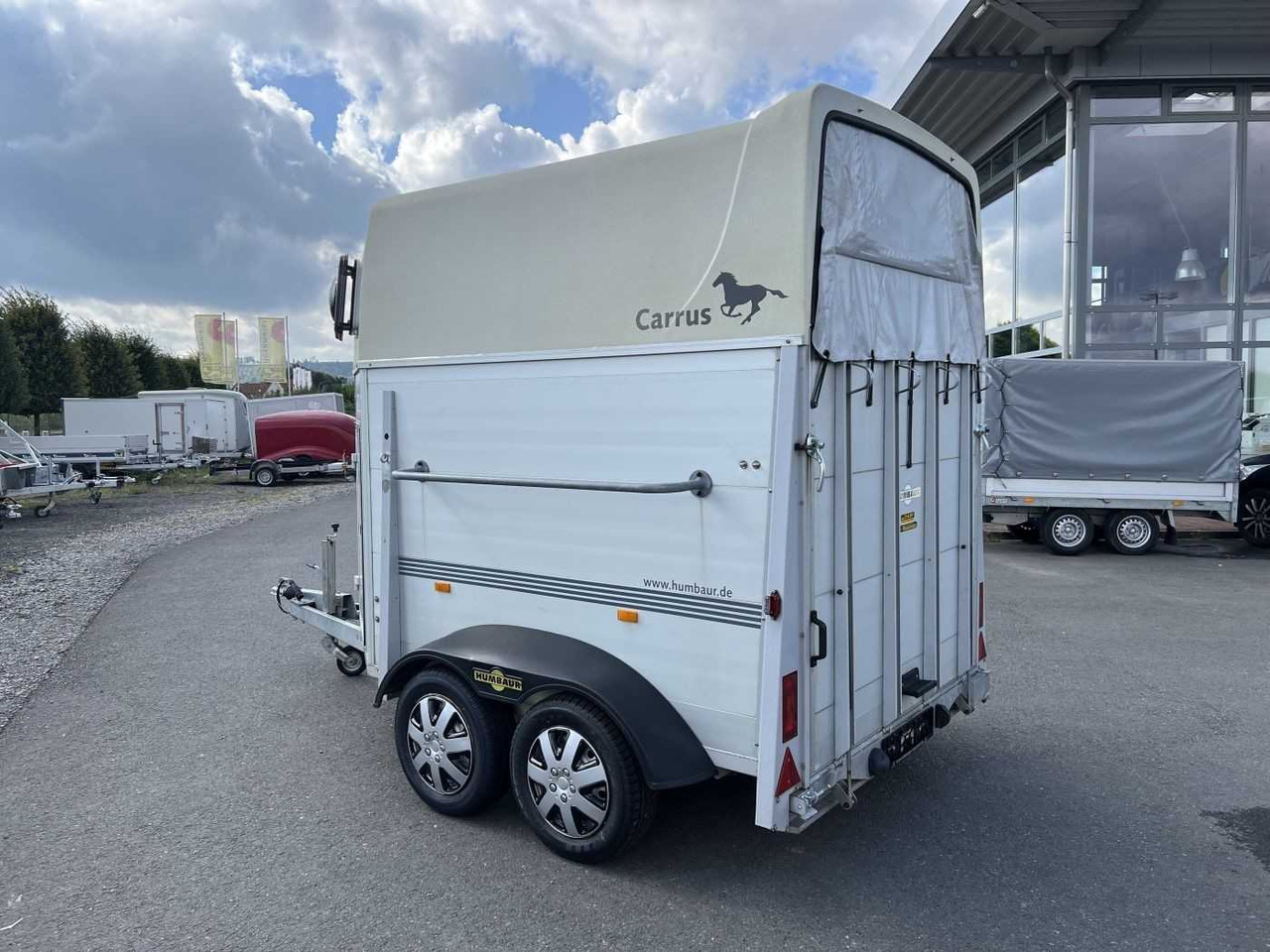 HUMBAUR HP 2000 Pferdeanhänger - Autó utánfutó: 5 kép. HUMBAUR HP 2000 Pferdeanhänger - Autó utánfutó: 5 kép.