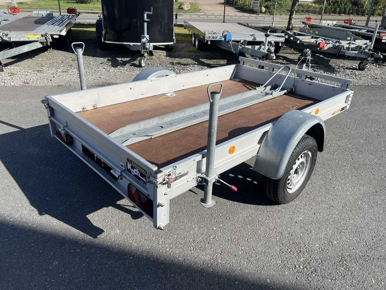 KOCH U750 N Kastenanhänger ungebremst - Motorszállító utánfutó: 3 kép. KOCH U750 N Kastenanhänger ungebremst - Motorszállító utánfutó: 3 kép.