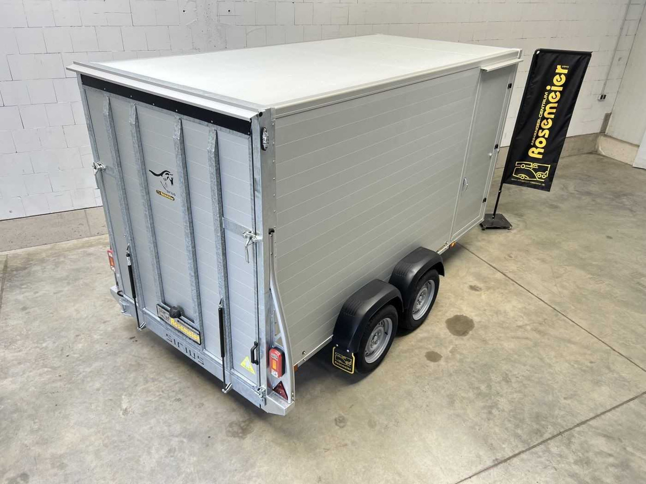 Kargo G150 Kofferanhänger Sirius - Pótkocsi dobozos: 5 kép. Kargo G150 Kofferanhänger Sirius - Pótkocsi dobozos: 5 kép.