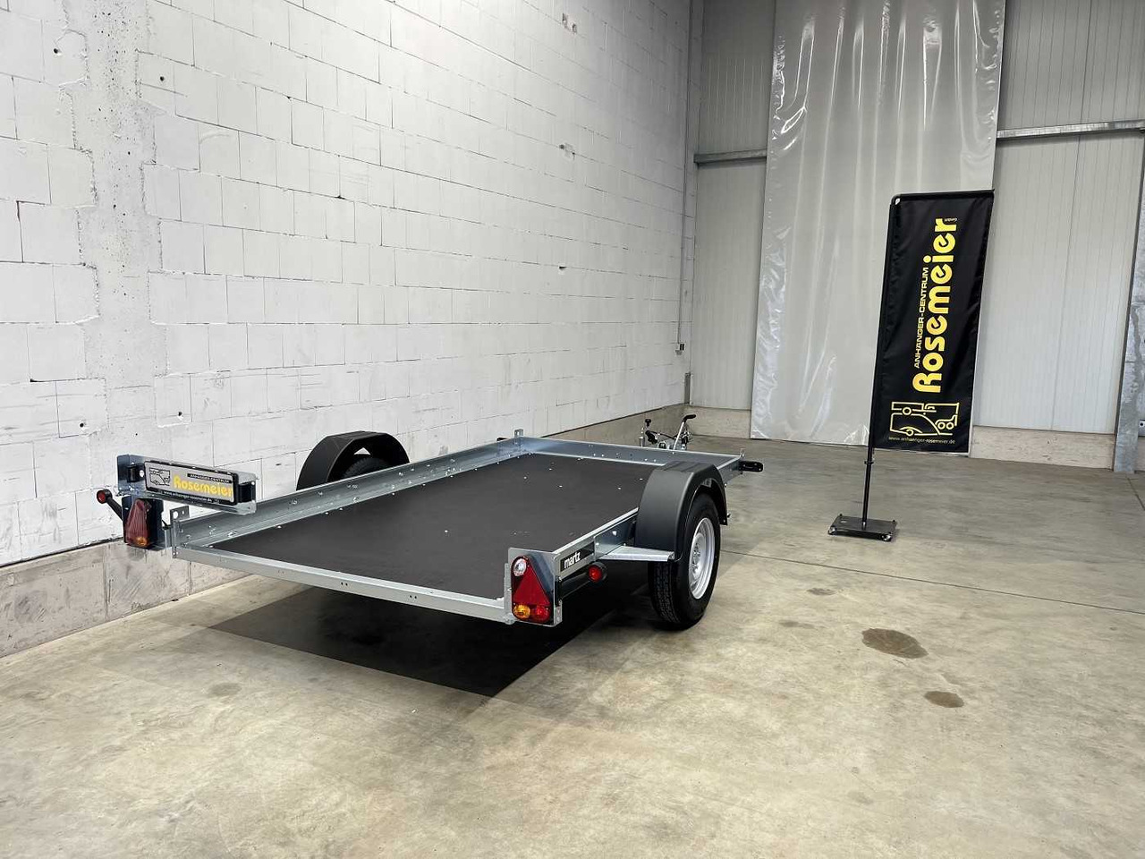 MARTZ Unilader 300 C 1,3T Motorradanhänger - Motorszállító utánfutó: 5 kép. MARTZ Unilader 300 C 1,3T Motorradanhänger - Motorszállító utánfutó: 5 kép.