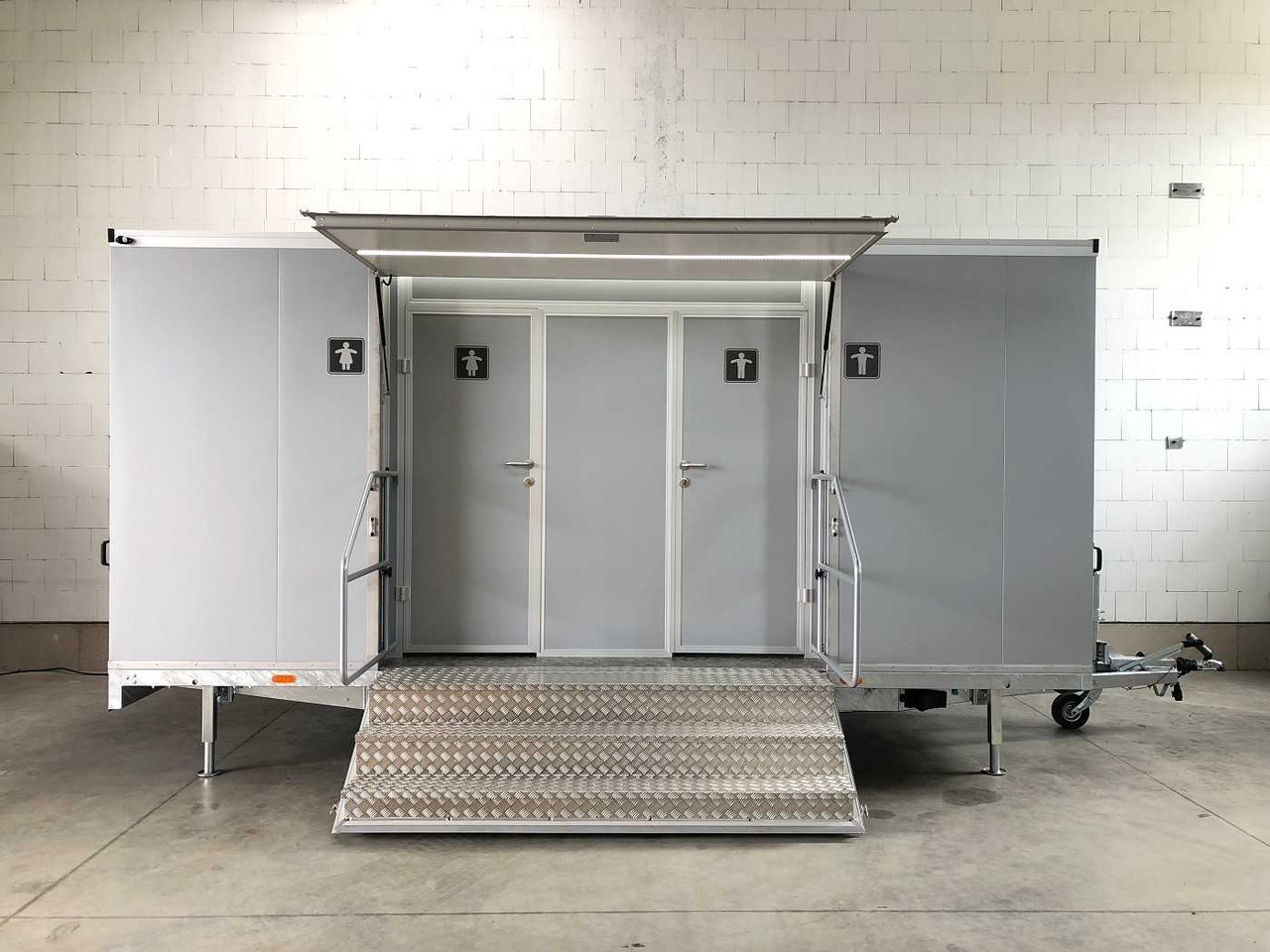 ROSEMEIER VE 3 Damen, 1 Herren, 4 Urinale Toilettenanhänger - Pótkocsi: 3 kép. ROSEMEIER VE 3 Damen, 1 Herren, 4 Urinale Toilettenanhänger - Pótkocsi: 3 kép.