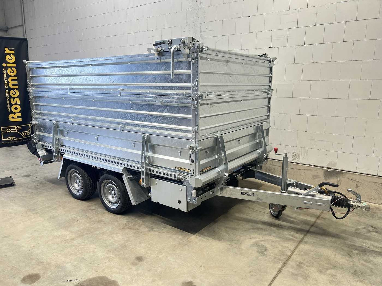 ROSEMEIER G GA 3500 mit Trennwand Abrollanhänger - Multiliftes/ Konténerszállító pótkocsi: 1 kép. ROSEMEIER G GA 3500 mit Trennwand Abrollanhänger - Multiliftes/ Konténerszállító pótkocsi: 1 kép.