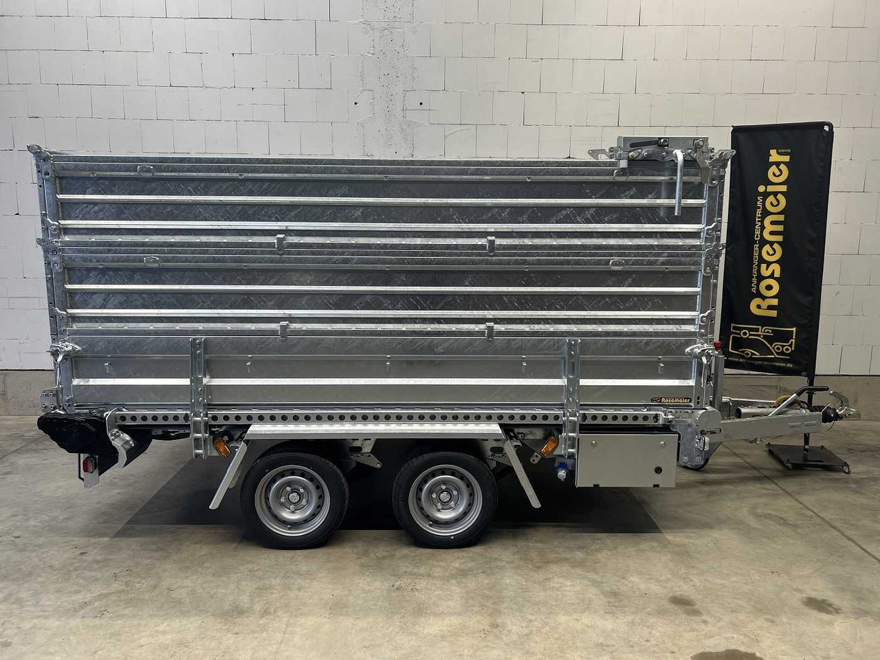 ROSEMEIER G GA 3500 mit Trennwand Abrollanhänger - Multiliftes/ Konténerszállító pótkocsi: 2 kép. ROSEMEIER G GA 3500 mit Trennwand Abrollanhänger - Multiliftes/ Konténerszállító pótkocsi: 2 kép.