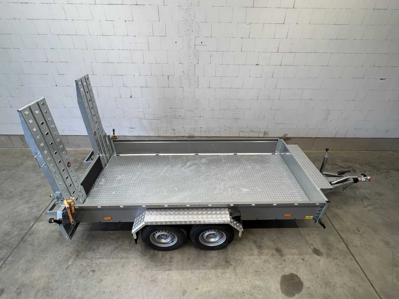 ROSEMEIER VE BAT C35.36 grau Maschinentransporter - Gépszállító utánfutó: 5 kép. ROSEMEIER VE BAT C35.36 grau Maschinentransporter - Gépszállító utánfutó: 5 kép.