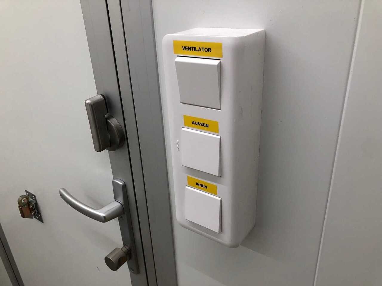 Új Konténerház, Pótkocsi ROSEMEIER VE Badanhänger + separates WC Toilettenanhänger: 29 kép.