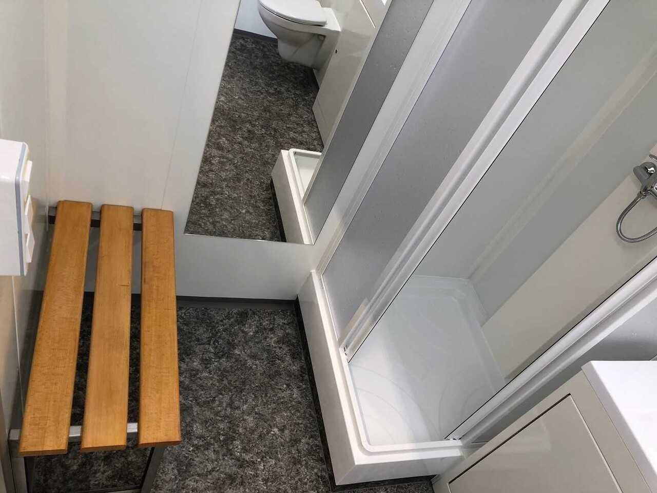 Új Konténerház, Pótkocsi ROSEMEIER VE Badanhänger + separates WC Toilettenanhänger: 6 kép.
