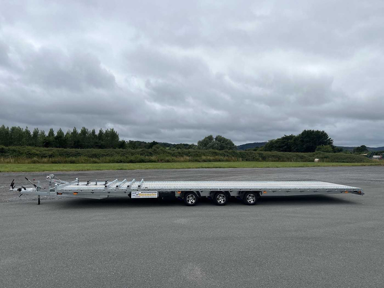 ROSEMEIER VE Cargo F 35.10 SP Tridem Autotransporter - Autó utánfutó: 4 kép. ROSEMEIER VE Cargo F 35.10 SP Tridem Autotransporter - Autó utánfutó: 4 kép.