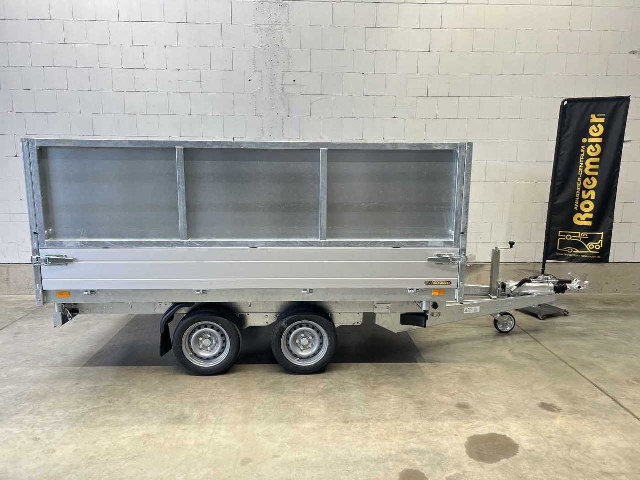 SARIS K3 306 184 3500 2 E BlechAufs Dreiseitenkipper - Pótkocsi billenőplatós: 2 kép. SARIS K3 306 184 3500 2 E BlechAufs Dreiseitenkipper - Pótkocsi billenőplatós: 2 kép.