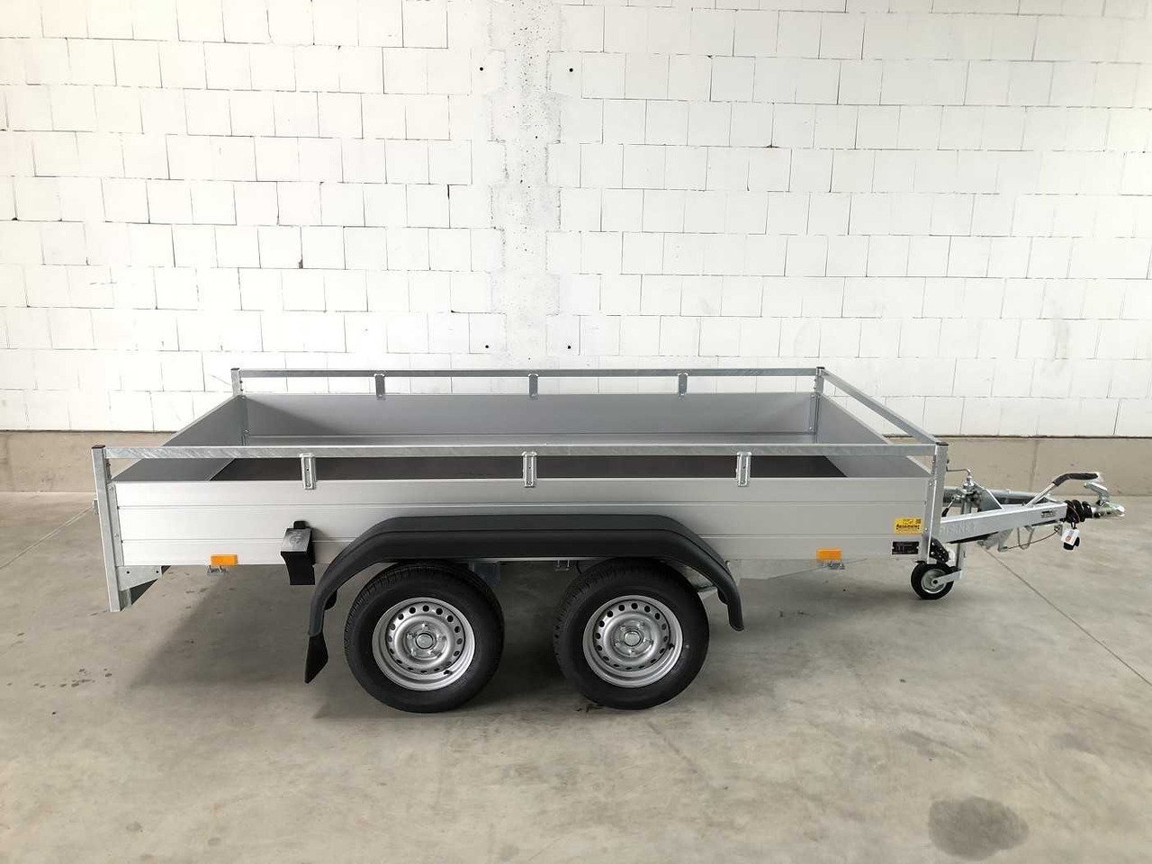 SARIS McAlu Pro 305 153 2000 2 Ramp Kastenanhänger geb - Autó utánfutó: 3 kép. SARIS McAlu Pro 305 153 2000 2 Ramp Kastenanhänger geb - Autó utánfutó: 3 kép.