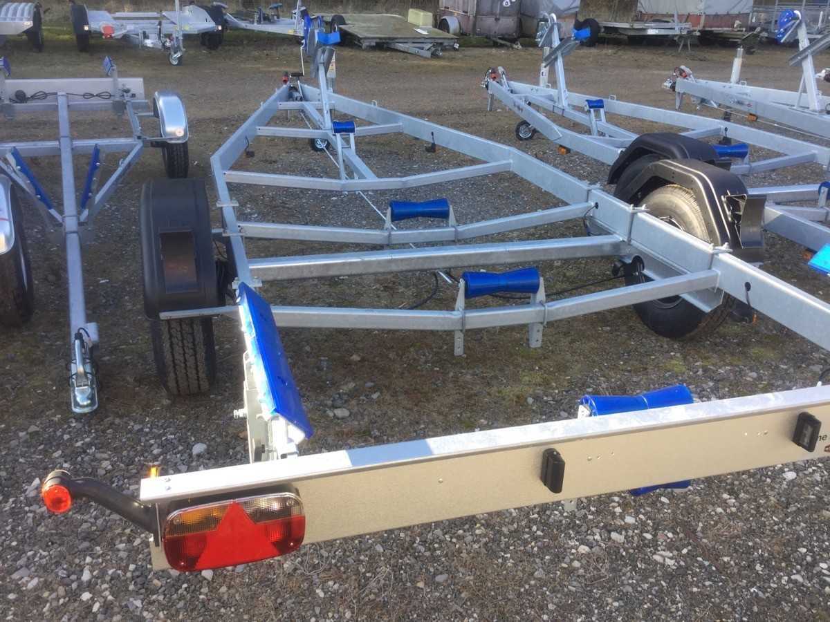 TPV BA1800-L Bootsanhänger - Csónakszállító utánfutó: 4 kép. TPV BA1800-L Bootsanhänger - Csónakszállító utánfutó: 4 kép.