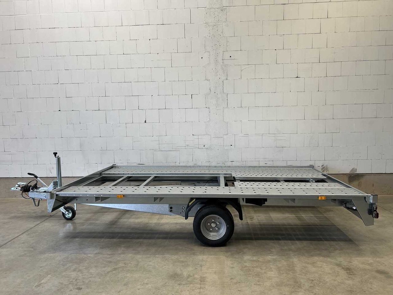 TPV HL-EBK 3520/15 Autotransporter - Pótkocsi autószállító: 5 kép. TPV HL-EBK 3520/15 Autotransporter - Pótkocsi autószállító: 5 kép.