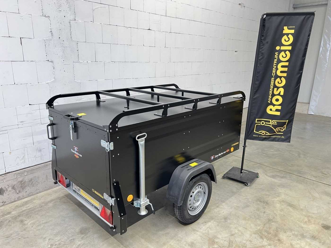 TPV KT-EU2 Deckelanhänger - Autó utánfutó: 3 kép. TPV KT-EU2 Deckelanhänger - Autó utánfutó: 3 kép.