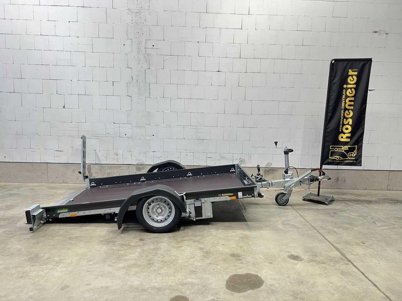 UNSINN UA 2615-14-13 Motorradanhänger - Motorszállító utánfutó: 1 kép. UNSINN UA 2615-14-13 Motorradanhänger - Motorszállító utánfutó: 1 kép.