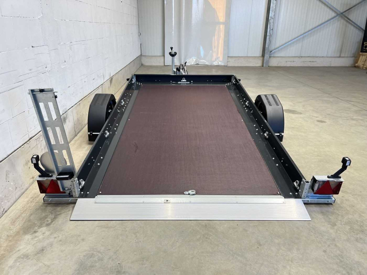 UNSINN UA 3118-18-13 Absenker - Motorszállító utánfutó: 3 kép. UNSINN UA 3118-18-13 Absenker - Motorszállító utánfutó: 3 kép.