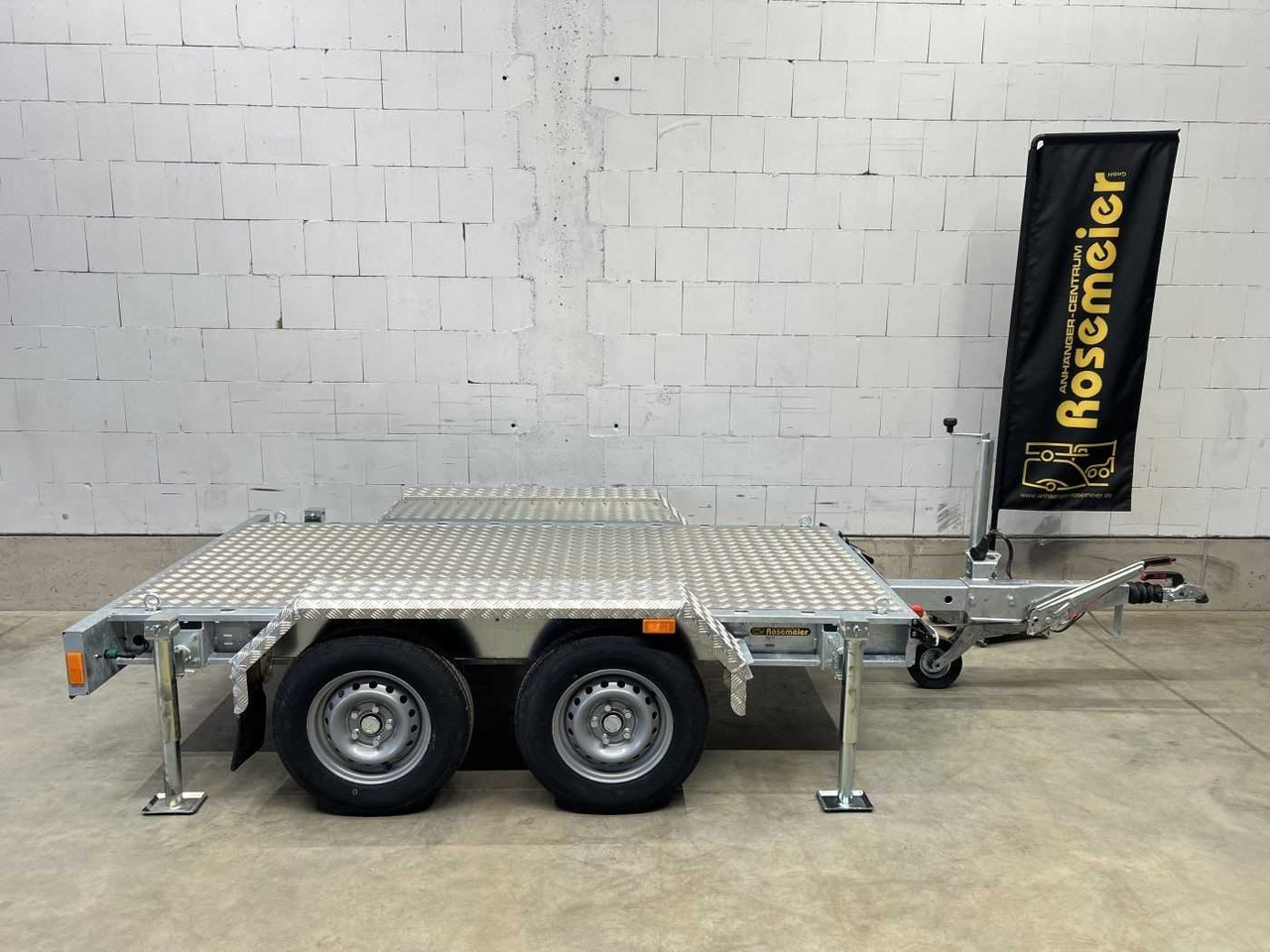 VEZEKO Generator 2-Achser Motorradanhänger - Motorszállító utánfutó: 1 kép. VEZEKO Generator 2-Achser Motorradanhänger - Motorszállító utánfutó: 1 kép.