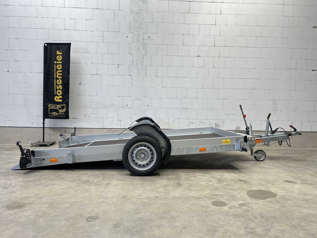 VEZEKO Husky Smart FB 18.30 Absenker - Motorszállító utánfutó: 2 kép. VEZEKO Husky Smart FB 18.30 Absenker - Motorszállító utánfutó: 2 kép.