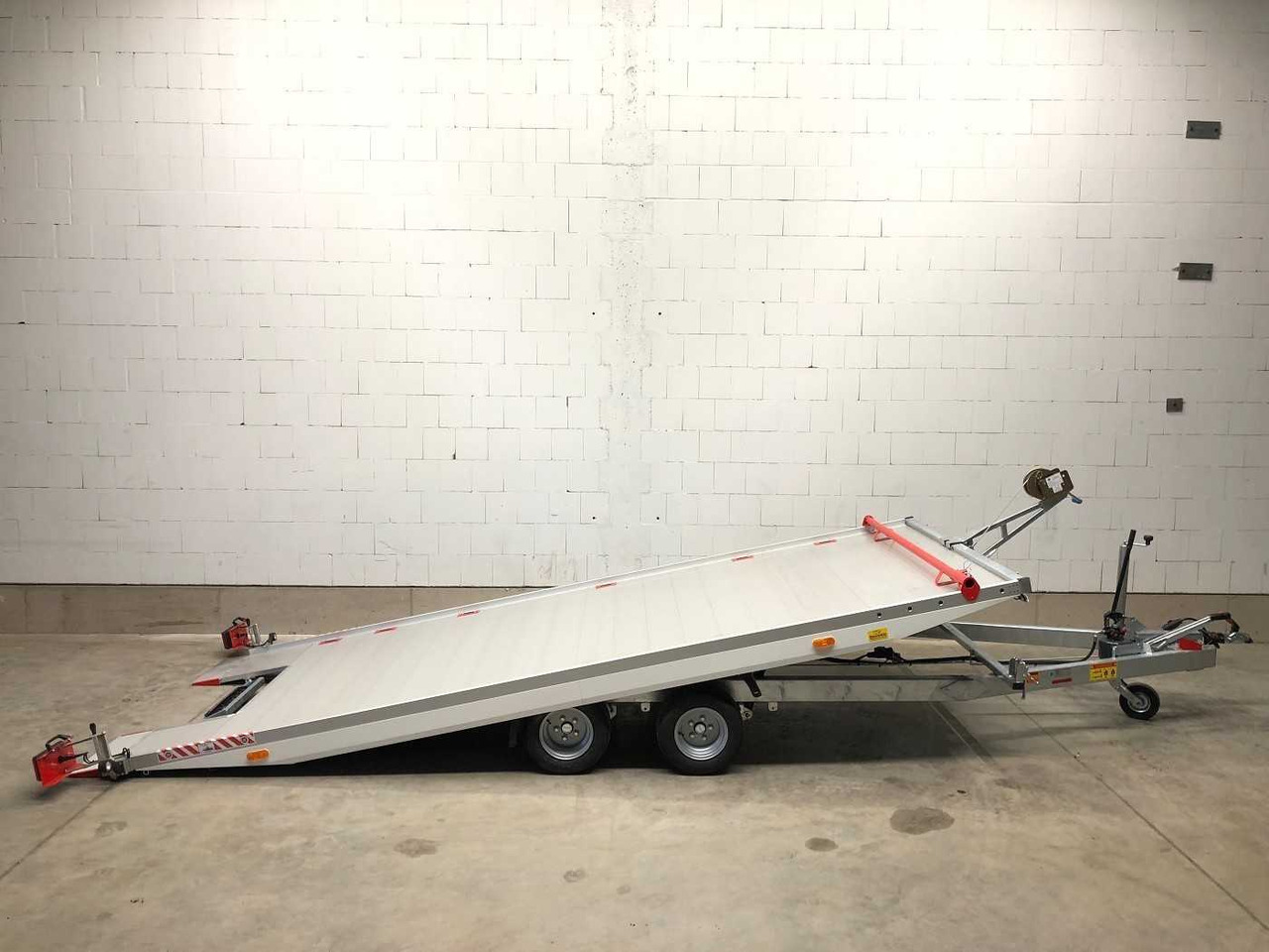 VEZEKO Imola 27.43 Autotransporter - Pótkocsi autószállító: 5 kép. VEZEKO Imola 27.43 Autotransporter - Pótkocsi autószállító: 5 kép.