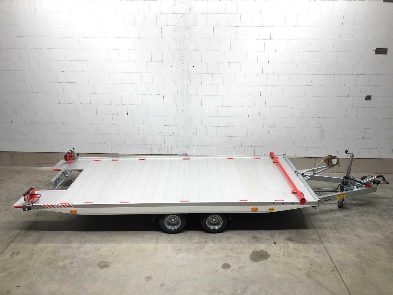 VEZEKO Imola 27.43 Autotransporter - Pótkocsi autószállító: 2 kép. VEZEKO Imola 27.43 Autotransporter - Pótkocsi autószállító: 2 kép.