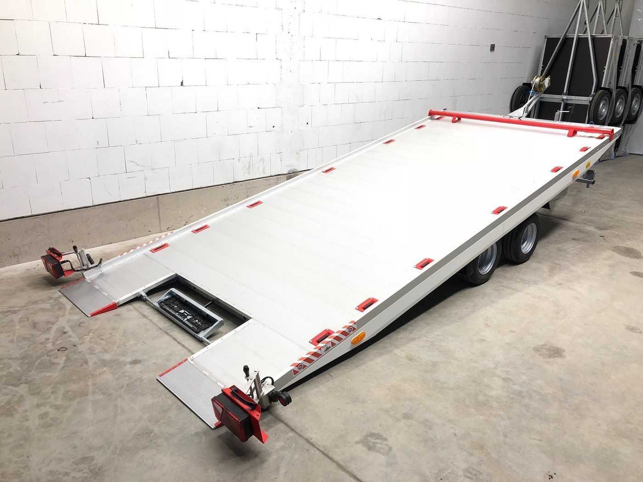 VEZEKO Imola 27.43 Autotransporter - Pótkocsi autószállító: 1 kép. VEZEKO Imola 27.43 Autotransporter - Pótkocsi autószállító: 1 kép.