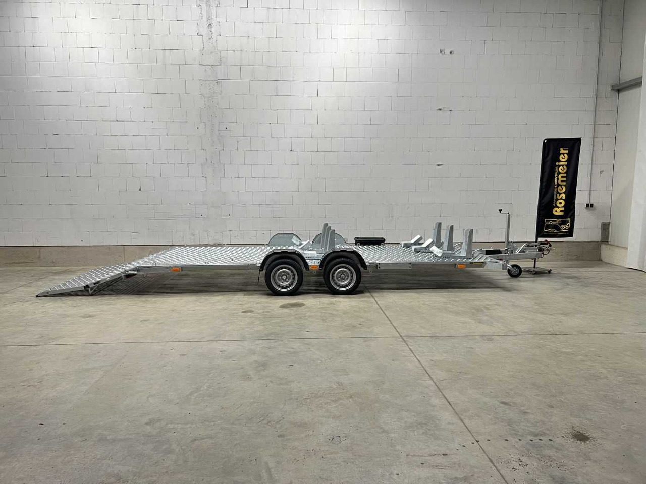 VEZEKO Motovan D 27+Box Motorradanhänger - Motorszállító utánfutó: 1 kép. VEZEKO Motovan D 27+Box Motorradanhänger - Motorszállító utánfutó: 1 kép.