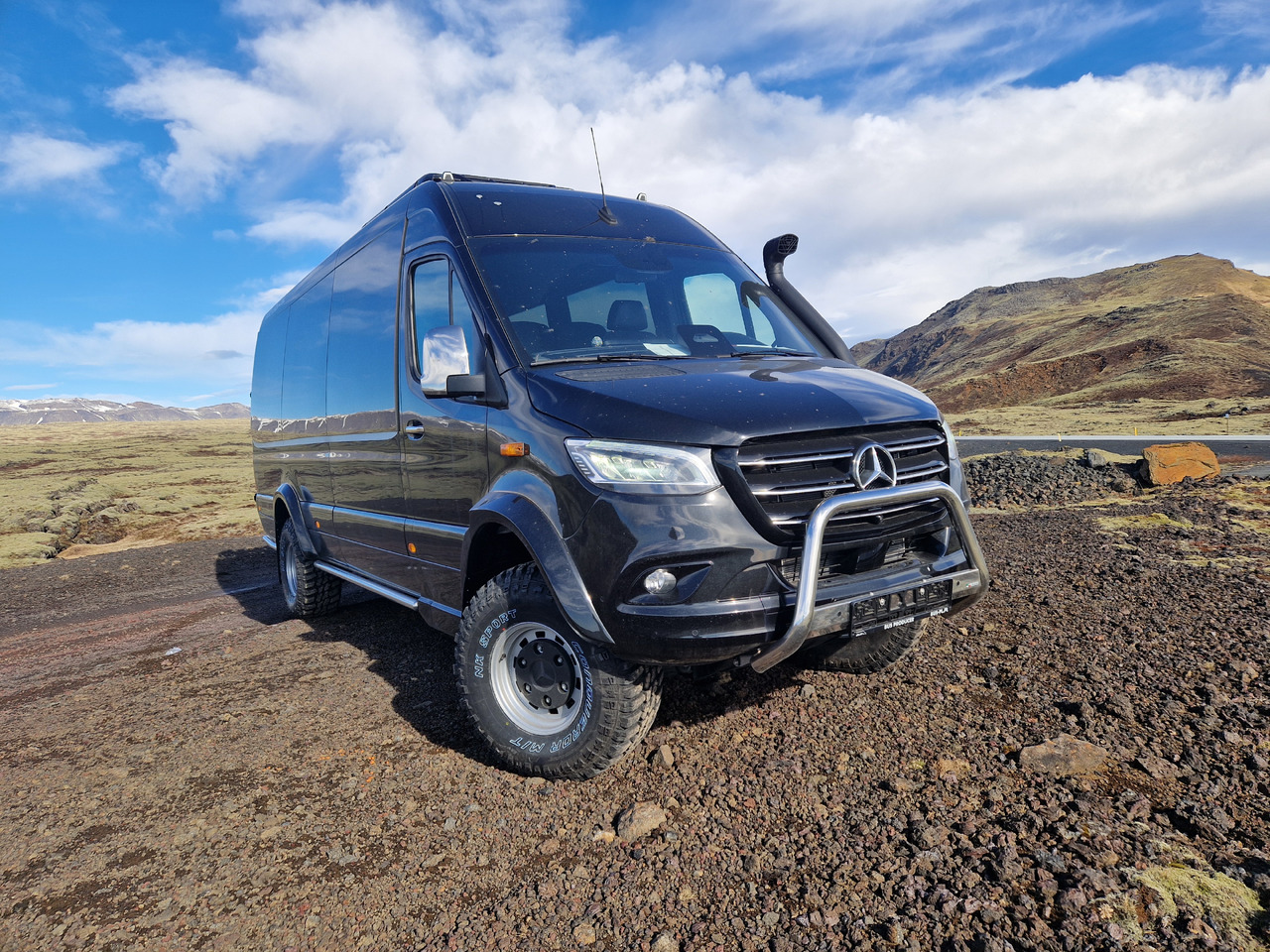 MERCEDES-BENZ Sprinter 519 4x4 high and low drive - Minibusz, Kisbusz: 4 kép. MERCEDES-BENZ Sprinter 519 4x4 high and low drive - Minibusz, Kisbusz: 4 kép.