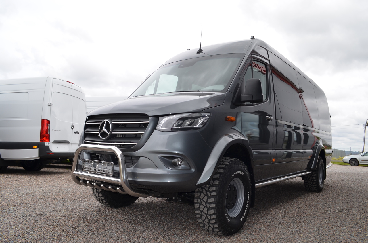 MERCEDES-BENZ Sprinter 519 4x4 high and low drive - Minibusz, Kisbusz: 1 kép. MERCEDES-BENZ Sprinter 519 4x4 high and low drive - Minibusz, Kisbusz: 1 kép.