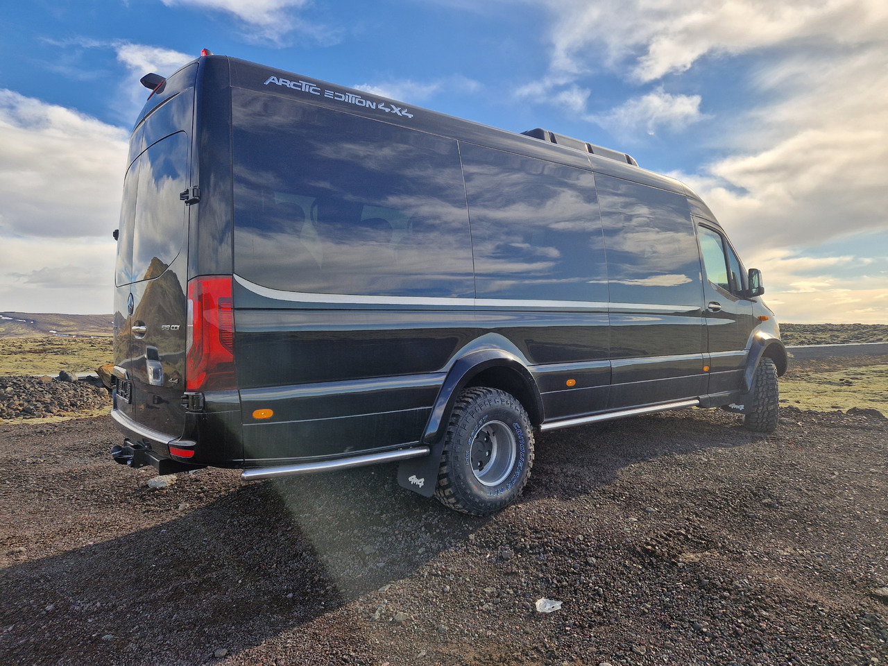 MERCEDES-BENZ Sprinter 519 4x4 high and low drive - Minibusz, Kisbusz: 5 kép. MERCEDES-BENZ Sprinter 519 4x4 high and low drive - Minibusz, Kisbusz: 5 kép.
