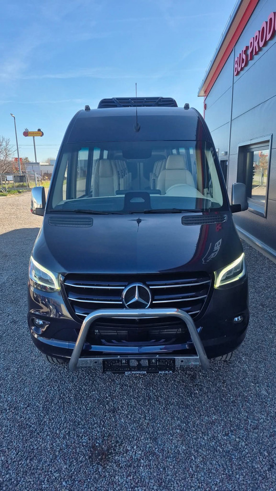 MERCEDES-BENZ Sprinter 519 4x4 high and low drive - Minibusz, Kisbusz: 3 kép. MERCEDES-BENZ Sprinter 519 4x4 high and low drive - Minibusz, Kisbusz: 3 kép.