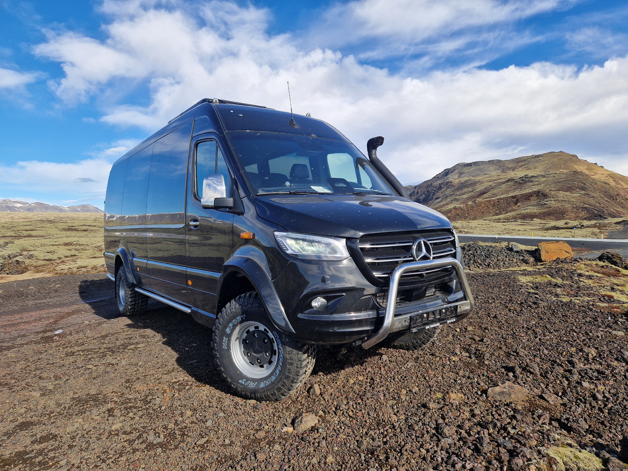 MERCEDES-BENZ Sprinter 519 4x4 high and low drive - Minibusz, Kisbusz: 3 kép. MERCEDES-BENZ Sprinter 519 4x4 high and low drive - Minibusz, Kisbusz: 3 kép.