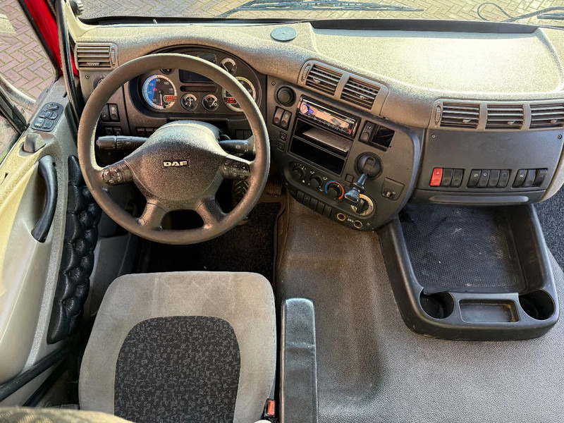 DAF CF 75 CF75-250 4X2 SPACECAB/RENOVA/STEEL/AIR/AIRCO/HOLLAND TRUCK - Cserefelépítményes teherautó: 3 kép. DAF CF 75 CF75-250 4X2 SPACECAB/RENOVA/STEEL/AIR/AIRCO/HOLLAND TRUCK - Cserefelépítményes teherautó: 3 kép.