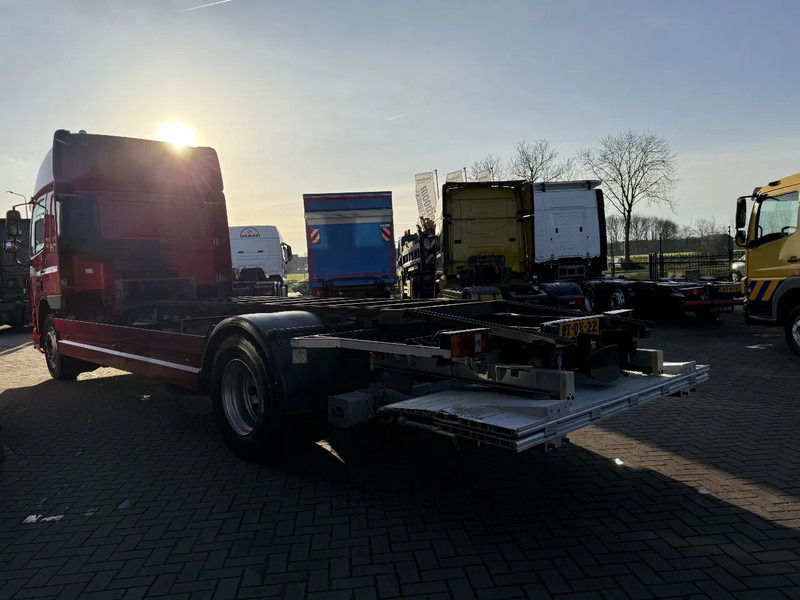 DAF CF 75 CF75-250 4X2 SPACECAB/RENOVA/STEEL/AIR/AIRCO/HOLLAND TRUCK - Cserefelépítményes teherautó: 5 kép. DAF CF 75 CF75-250 4X2 SPACECAB/RENOVA/STEEL/AIR/AIRCO/HOLLAND TRUCK - Cserefelépítményes teherautó: 5 kép.