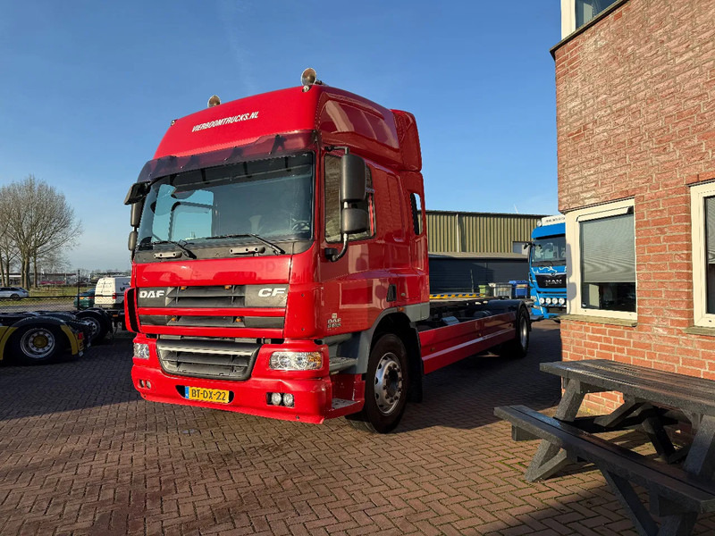 DAF CF 75 CF75-250 4X2 SPACECAB/RENOVA/STEEL/AIR/AIRCO/HOLLAND TRUCK - Cserefelépítményes teherautó: 2 kép. DAF CF 75 CF75-250 4X2 SPACECAB/RENOVA/STEEL/AIR/AIRCO/HOLLAND TRUCK - Cserefelépítményes teherautó: 2 kép.