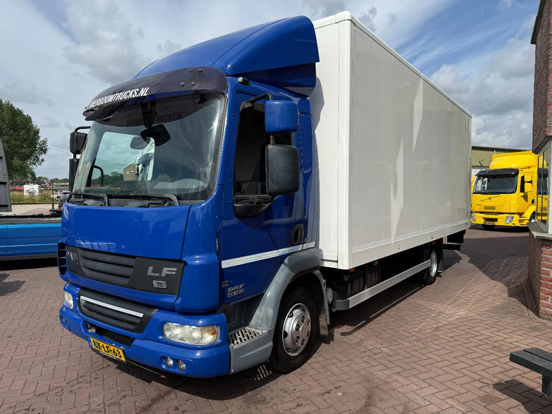 DAF LF 45.160 LF45-160 EEV Koffer mit Ladebordwand 8.300KG - Dobozos felépítményű teherautó: 4 kép. DAF LF 45.160 LF45-160 EEV Koffer mit Ladebordwand 8.300KG - Dobozos felépítményű teherautó: 4 kép.