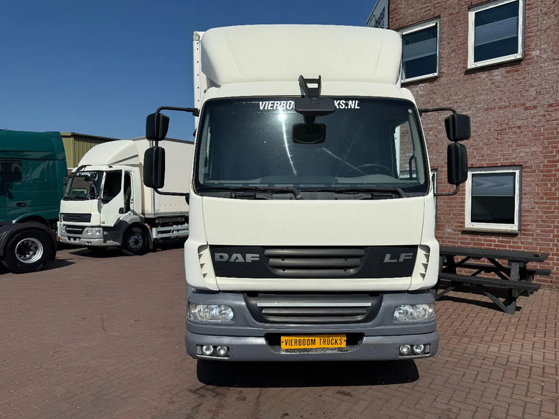 DAF LF 55.250 LF55-250 Box with lift / Manual gearbox Euro5 - Dobozos felépítményű teherautó: 2 kép. DAF LF 55.250 LF55-250 Box with lift / Manual gearbox Euro5 - Dobozos felépítményű teherautó: 2 kép.