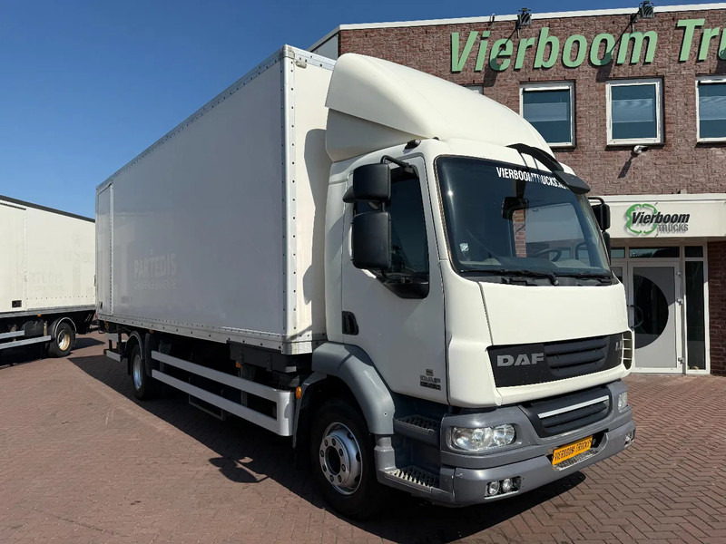 DAF LF 55.250 LF55-250 Box with lift / Manual gearbox Euro5 - Dobozos felépítményű teherautó: 1 kép. DAF LF 55.250 LF55-250 Box with lift / Manual gearbox Euro5 - Dobozos felépítményű teherautó: 1 kép.