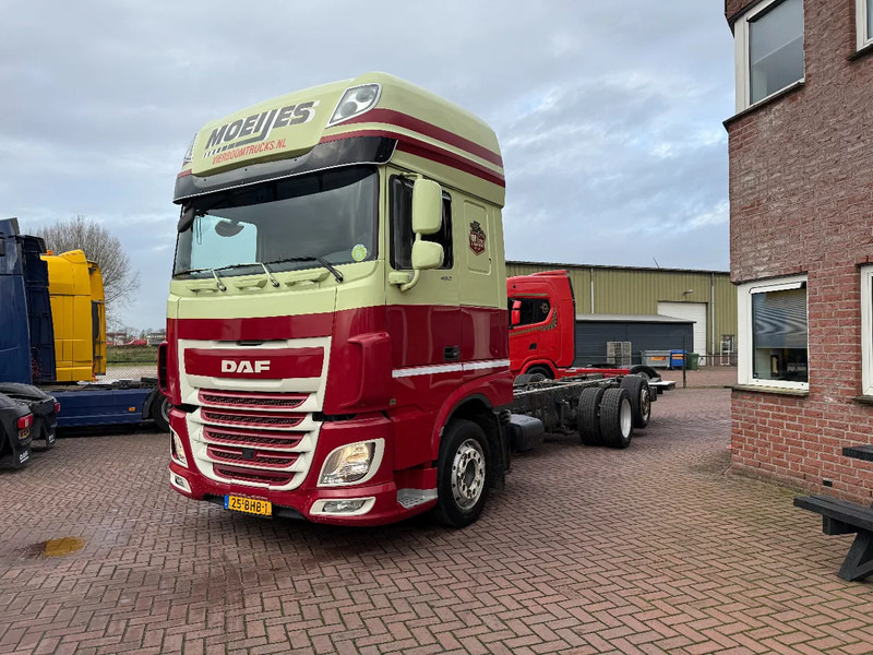 DAF XF 460 XF460 6X2 SCC EURO6 CHASSIS - HOLLAND TRUCK - SMART TACHO -TOP CONDITION!!!! - Alvaz teherautó: 2 kép. DAF XF 460 XF460 6X2 SCC EURO6 CHASSIS - HOLLAND TRUCK - SMART TACHO -TOP CONDITION!!!! - Alvaz teherautó: 2 kép.