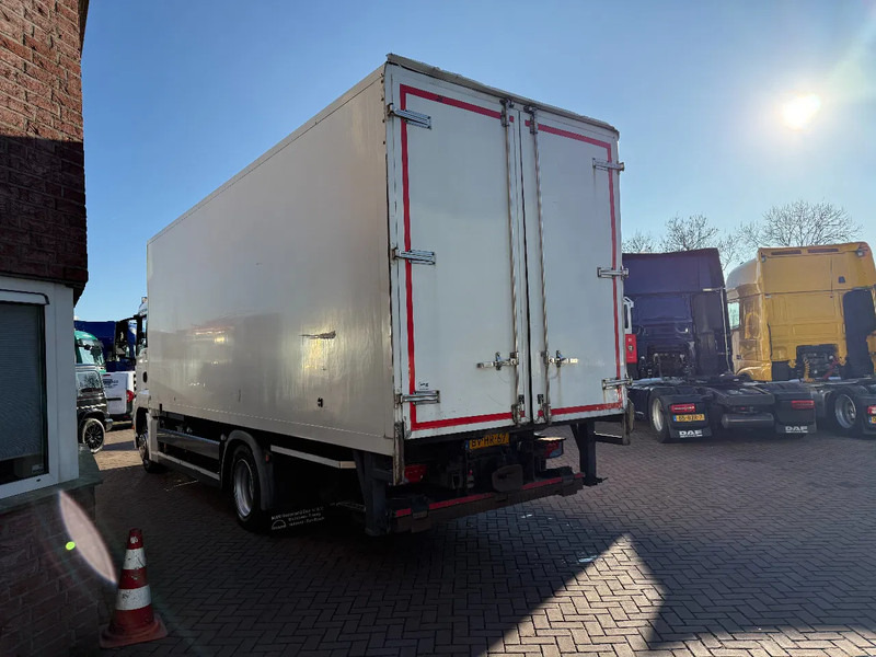 MAN TGS 18.320 TGS 18.320 4X2 LL mit Wechsel Koffer und LBW Euro5 - Dobozos felépítményű teherautó: 5 kép. MAN TGS 18.320 TGS 18.320 4X2 LL mit Wechsel Koffer und LBW Euro5 - Dobozos felépítményű teherautó: 5 kép.