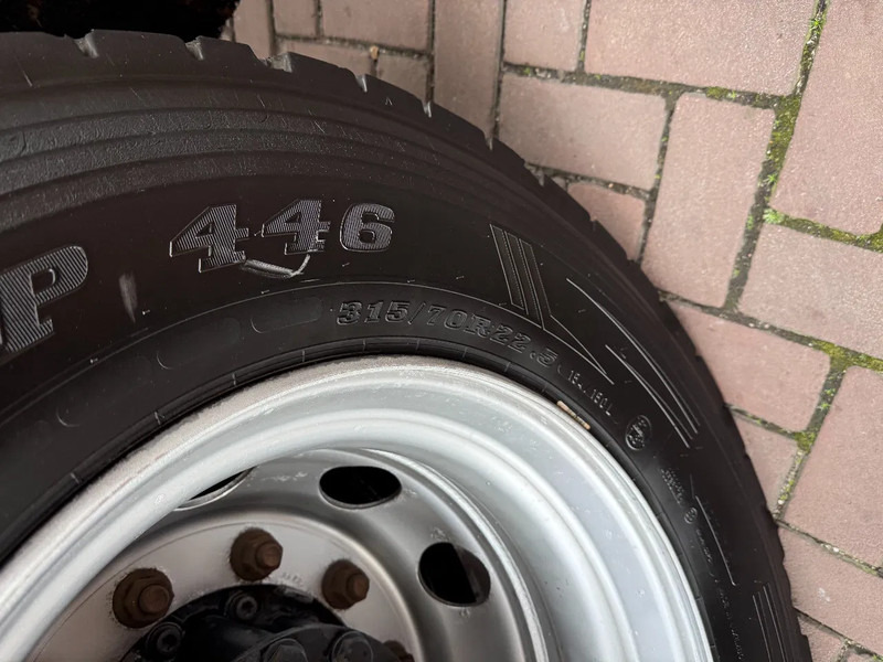 Mercedes-Benz Antos Antos 1824L mit 8.5m Isokoffer / 1.500kg Ladebordwand / Euro6 / Holland Truck - Dobozos felépítményű teherautó: 5 kép. Mercedes-Benz Antos Antos 1824L mit 8.5m Isokoffer / 1.500kg Ladebordwand / Euro6 / Holland Truck - Dobozos felépítményű teherautó: 5 kép.