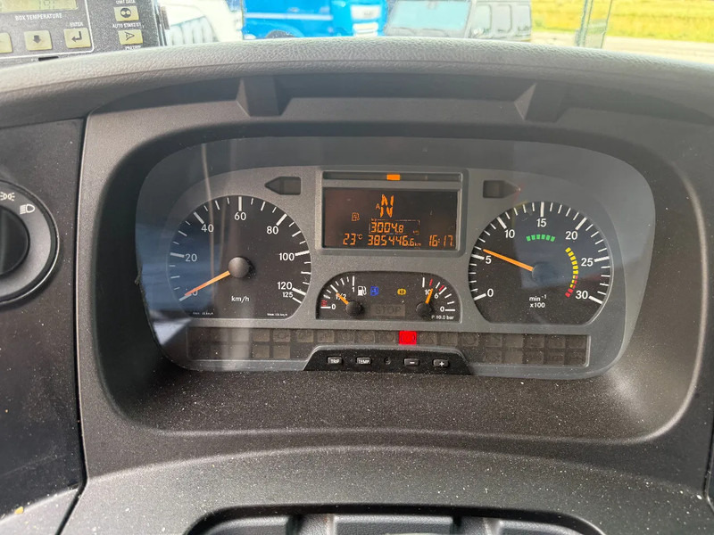 Mercedes-Benz Atego 1024 ATEGO 1024L Kuhlkoffer Carrier Anhangerkupplung TUV bis 10-2025 - Hűtős teherautó: 4 kép. Mercedes-Benz Atego 1024 ATEGO 1024L Kuhlkoffer Carrier Anhangerkupplung TUV bis 10-2025 - Hűtős teherautó: 4 kép.