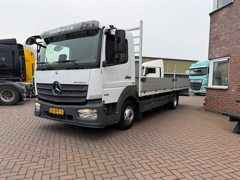 Mercedes-Benz Atego Atego 916 met 6.2m open laadbak / 3e zit / airco / mileu zone proof / 2020!!!! - Platós teherautó: 2 kép. Mercedes-Benz Atego Atego 916 met 6.2m open laadbak / 3e zit / airco / mileu zone proof / 2020!!!! - Platós teherautó: 2 kép.