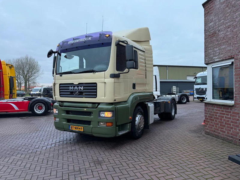 MAN TGA 18.320 TGA 18.320 4X2 / Airco/ Sleeping cabin / Euro 4 Holland Truck- Top Condition - Nyergesvontató: 2 kép. MAN TGA 18.320 TGA 18.320 4X2 / Airco/ Sleeping cabin / Euro 4 Holland Truck- Top Condition - Nyergesvontató: 2 kép.