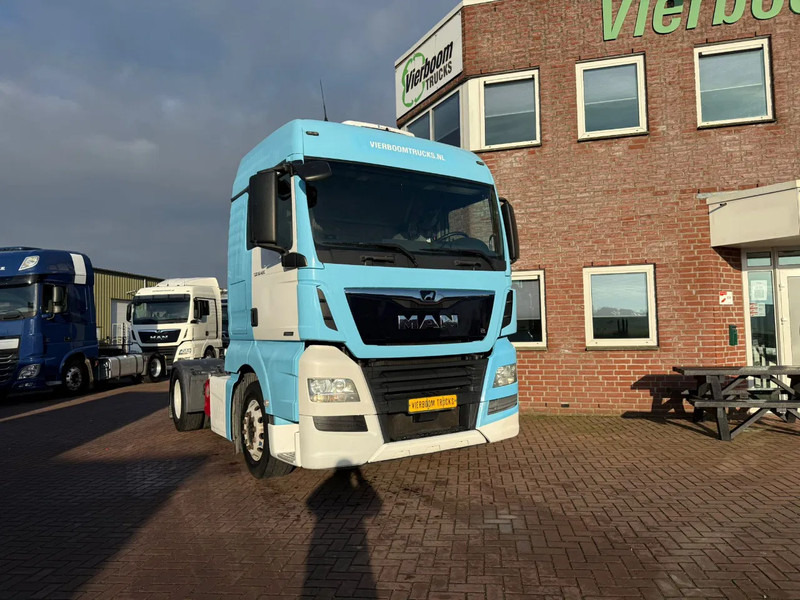 MAN TGX 18.420 TGX 18.420 4X2 / 2 BEDS / SMART TACHO / FRIDGE / PARKING AIRCO / TOP CONDITION / COMPRESSOR - Nyergesvontató: 1 kép. MAN TGX 18.420 TGX 18.420 4X2 / 2 BEDS / SMART TACHO / FRIDGE / PARKING AIRCO / TOP CONDITION / COMPRESSOR - Nyergesvontató: 1 kép.