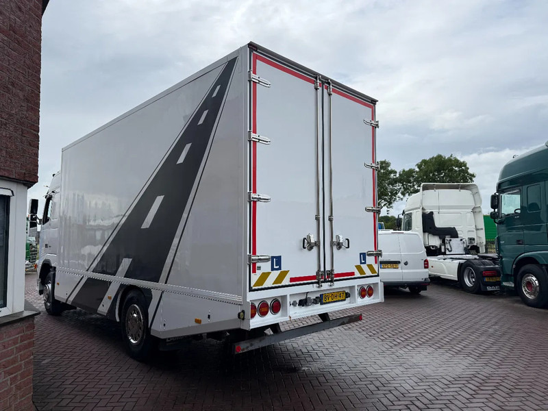 Volvo FH 400 FAHRSCHULE / DRIVINGSCHOOL / MANUAL / 4-SITZE / 343TKM / HOLLAND TRUCK!!! - Dobozos felépítményű teherautó: 3 kép. Volvo FH 400 FAHRSCHULE / DRIVINGSCHOOL / MANUAL / 4-SITZE / 343TKM / HOLLAND TRUCK!!! - Dobozos felépítményű teherautó: 3 kép.