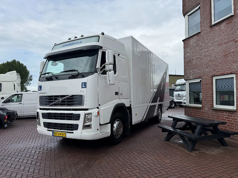 Volvo FH 400 FAHRSCHULE / DRIVINGSCHOOL / MANUAL / 4-SITZE / 343TKM / HOLLAND TRUCK!!! - Dobozos felépítményű teherautó: 2 kép. Volvo FH 400 FAHRSCHULE / DRIVINGSCHOOL / MANUAL / 4-SITZE / 343TKM / HOLLAND TRUCK!!! - Dobozos felépítményű teherautó: 2 kép.