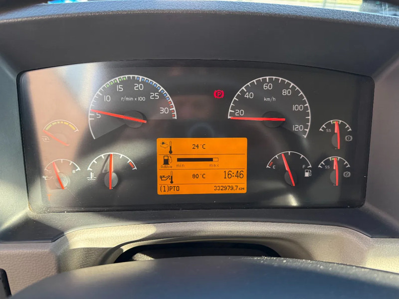 Volvo FL 12 FL 240 mit Hiab XS 111 HIDUO (2015!!!!)/Radio Remote/TOP CONDITION - Platós teherautó, Darus autó: 5 kép. Volvo FL 12 FL 240 mit Hiab XS 111 HIDUO (2015!!!!)/Radio Remote/TOP CONDITION - Platós teherautó, Darus autó: 5 kép.