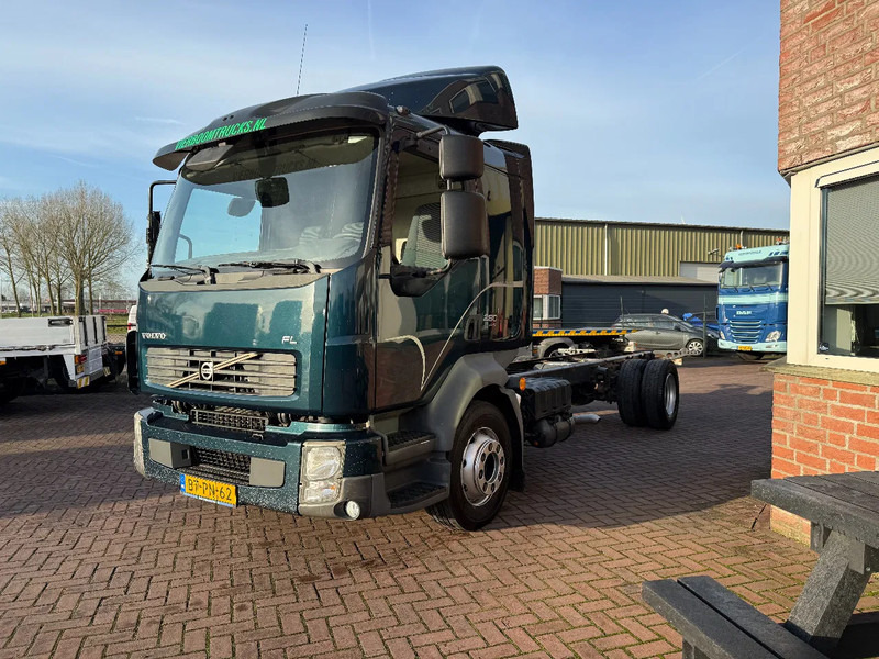 Volvo FL 12 FL 280 11.990KG MANUAL GEARBOX - Alvaz teherautó: 2 kép. Volvo FL 12 FL 280 11.990KG MANUAL GEARBOX - Alvaz teherautó: 2 kép.