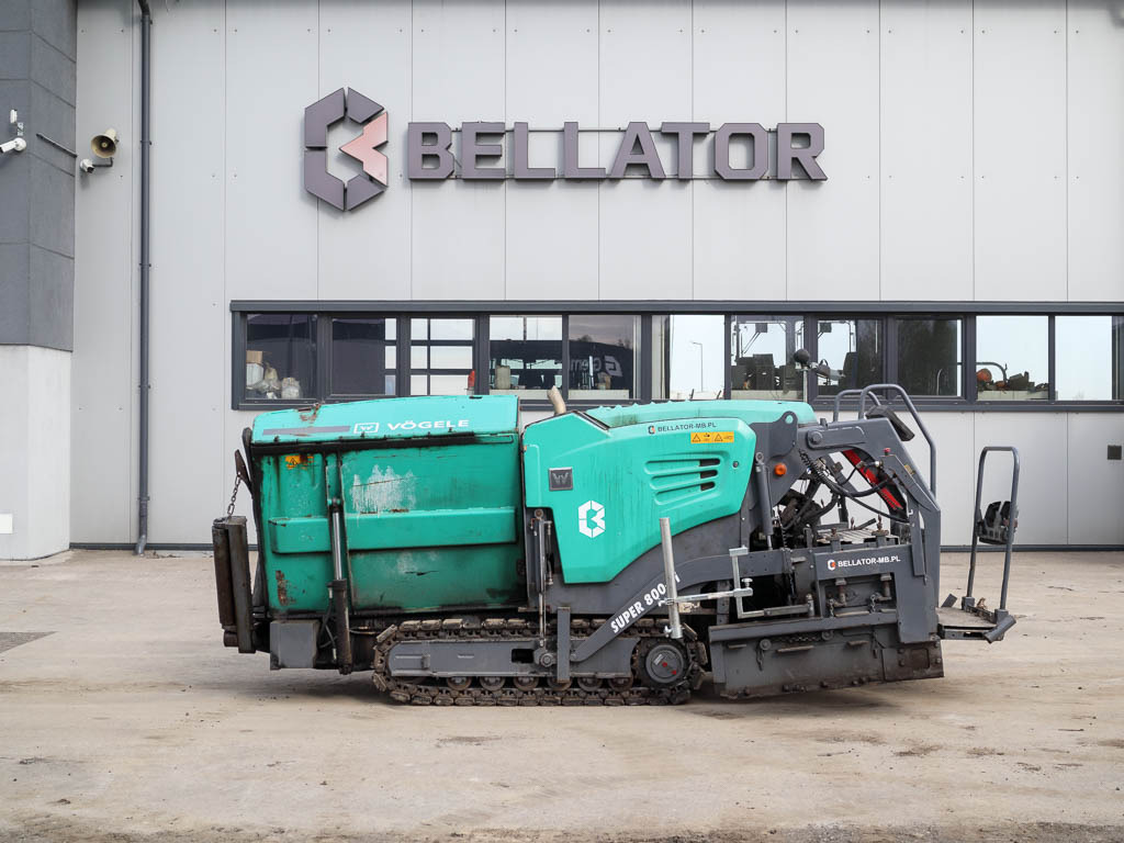 VÖGELE SUPER 800-3i - Útburkológép: 1 kép. VÖGELE SUPER 800-3i - Útburkológép: 1 kép.