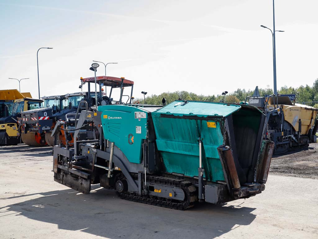 VÖGELE SUPER 800-3i - Útburkológép: 4 kép. VÖGELE SUPER 800-3i - Útburkológép: 4 kép.